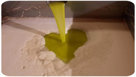 L'olio lo facciamo con il cuore ! L'olio lo facciamo con il cuore !